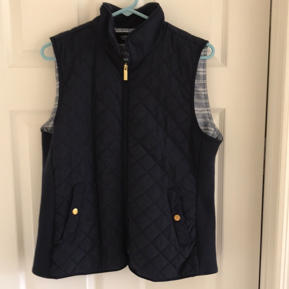 Jones New York Jones and Co size medium ladies vest navy